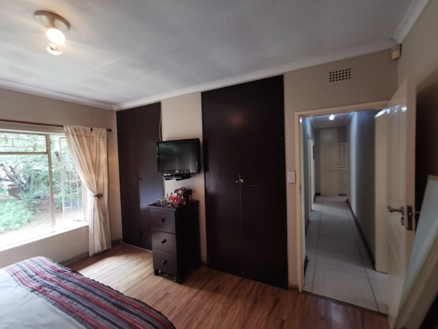3 Bedroom Property for Sale in Brackendowns Gauteng