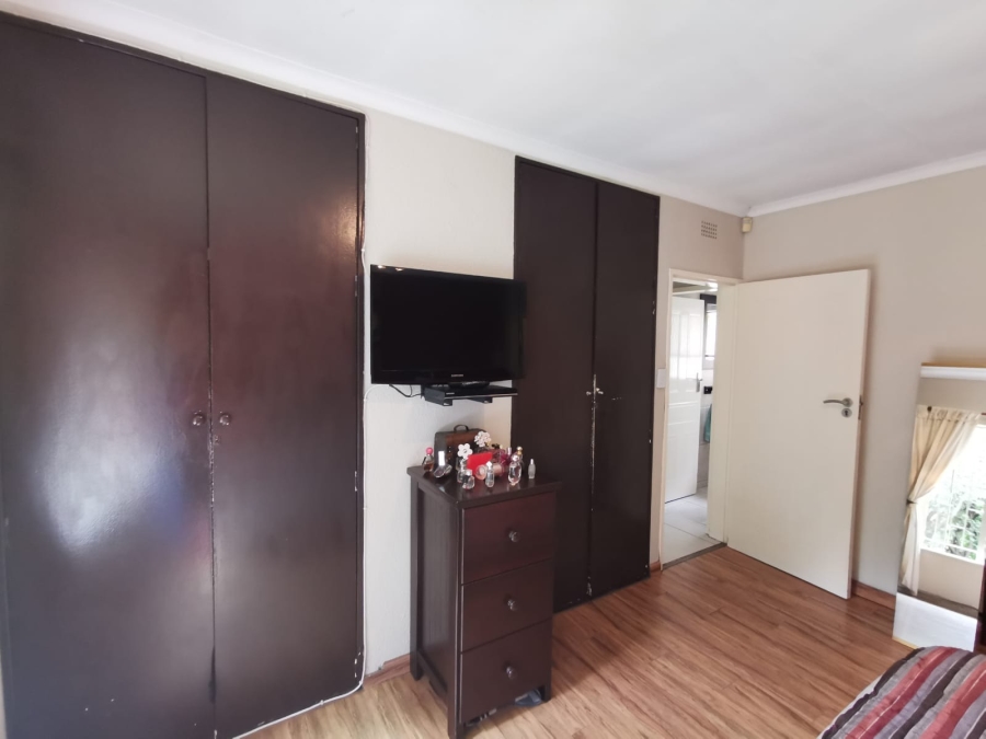 3 Bedroom Property for Sale in Brackendowns Gauteng
