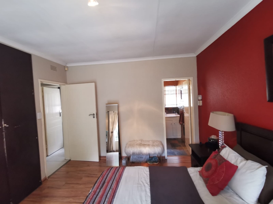 3 Bedroom Property for Sale in Brackendowns Gauteng