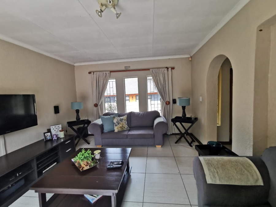 3 Bedroom Property for Sale in Brackendowns Gauteng
