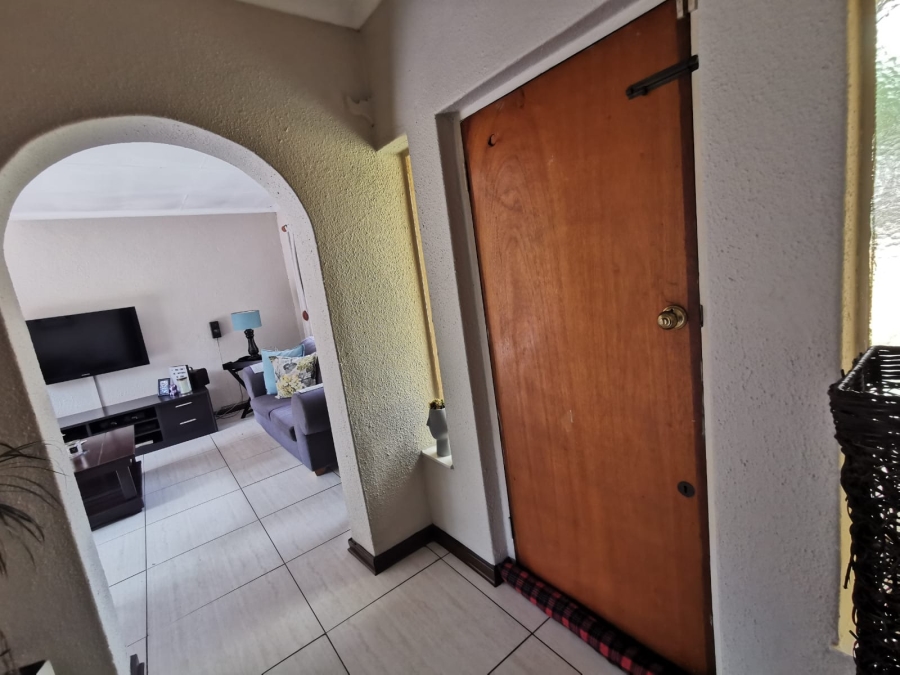 3 Bedroom Property for Sale in Brackendowns Gauteng