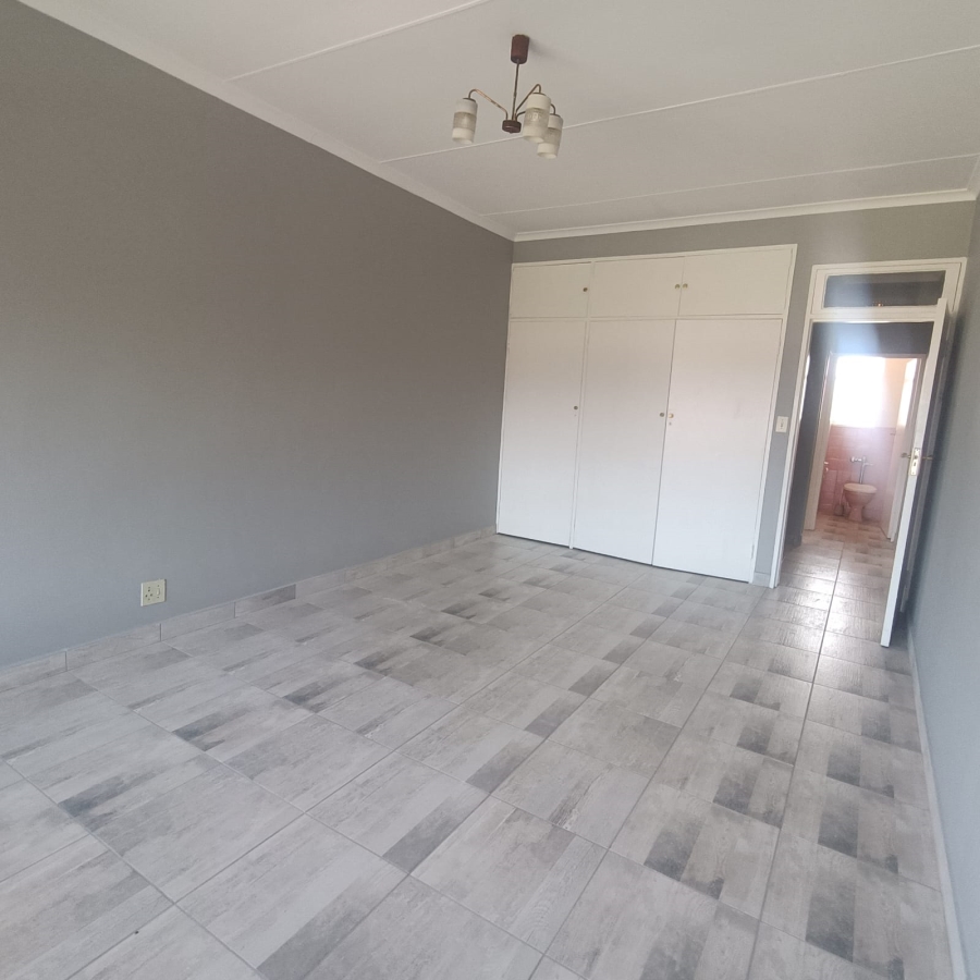 To Let 1 Bedroom Property for Rent in Northcliff Gauteng
