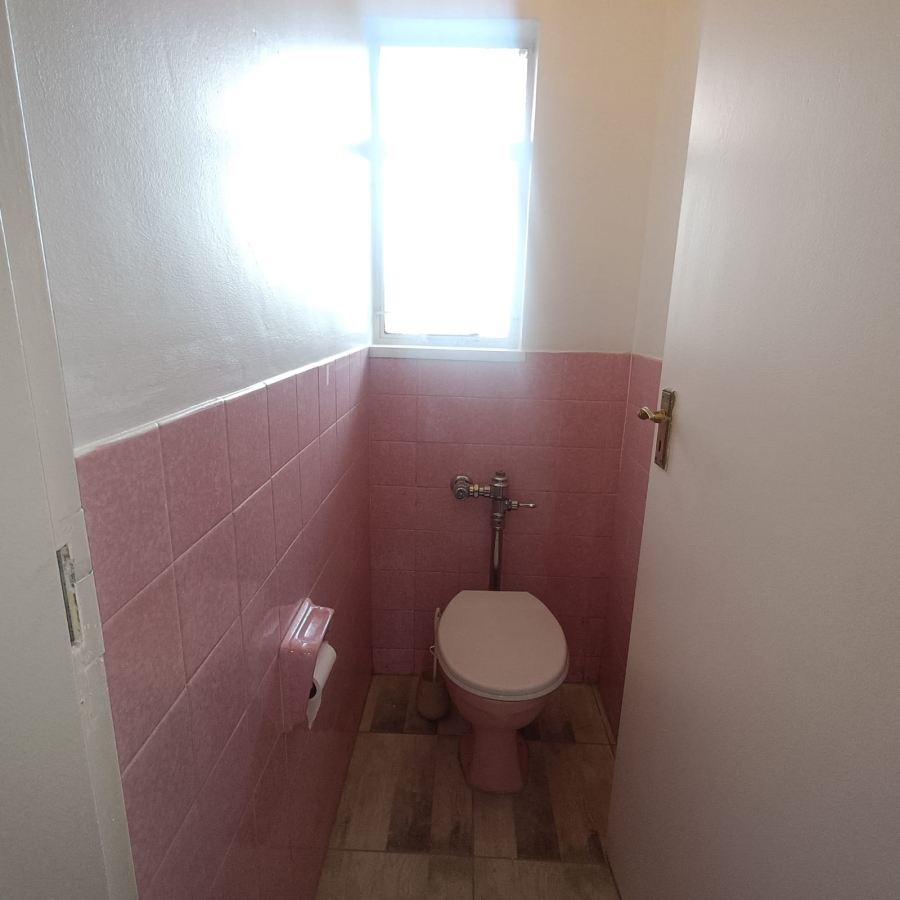 To Let 1 Bedroom Property for Rent in Northcliff Gauteng