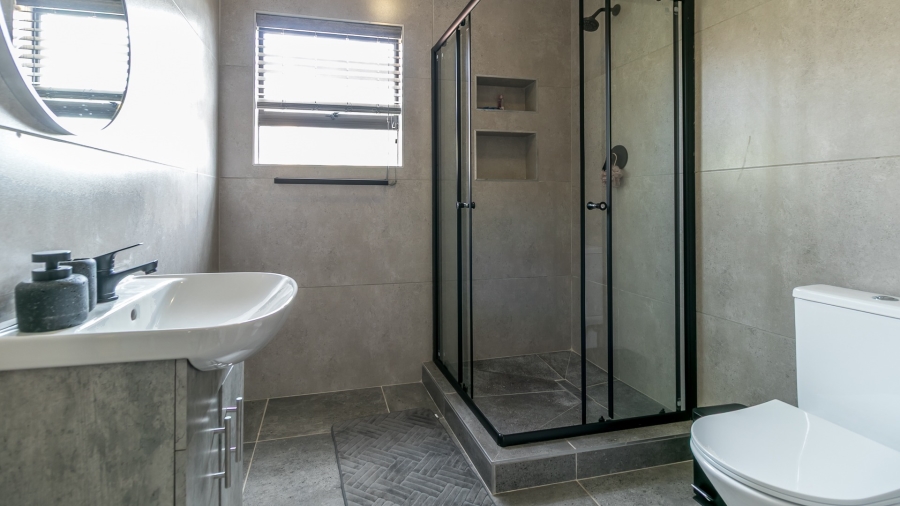 3 Bedroom Property for Sale in Vorna Valley Gauteng