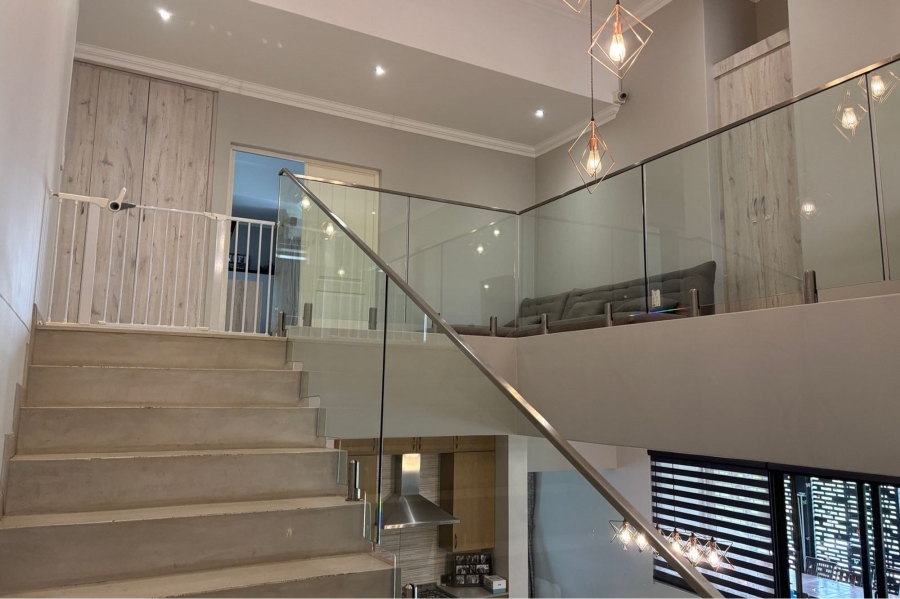 5 Bedroom Property for Sale in Mooikloof Gauteng