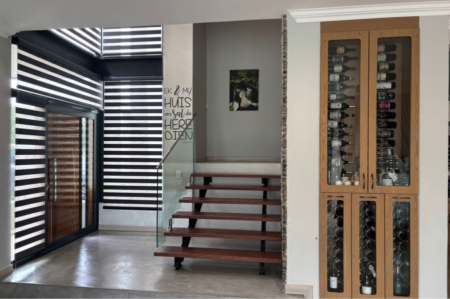 5 Bedroom Property for Sale in Mooikloof Gauteng
