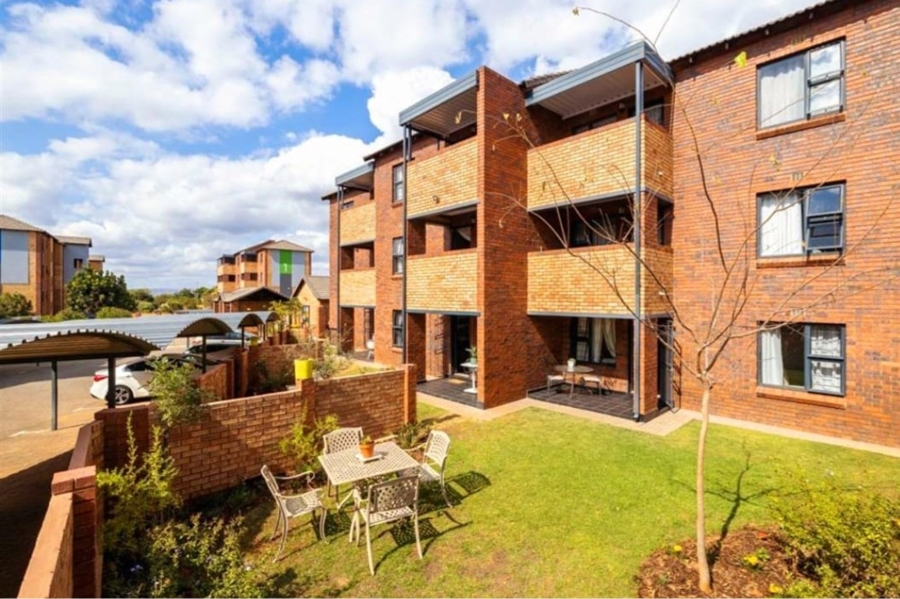 2 Bedroom Property for Sale in La Montagne Gauteng