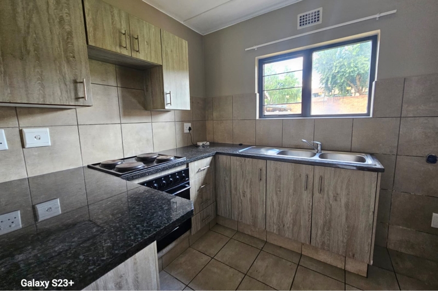 2 Bedroom Property for Sale in La Montagne Gauteng