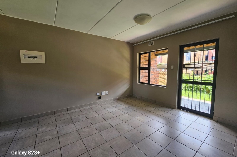 2 Bedroom Property for Sale in La Montagne Gauteng