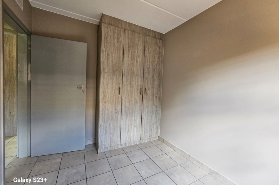 2 Bedroom Property for Sale in La Montagne Gauteng