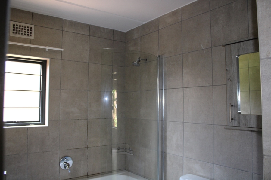 2 Bedroom Property for Sale in La Montagne Gauteng