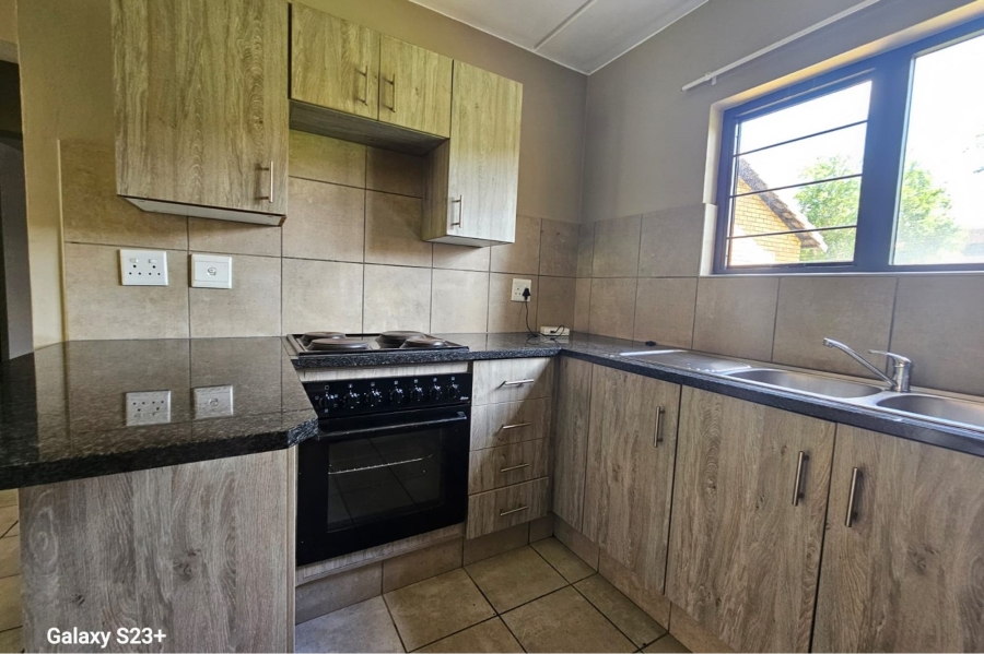 2 Bedroom Property for Sale in La Montagne Gauteng
