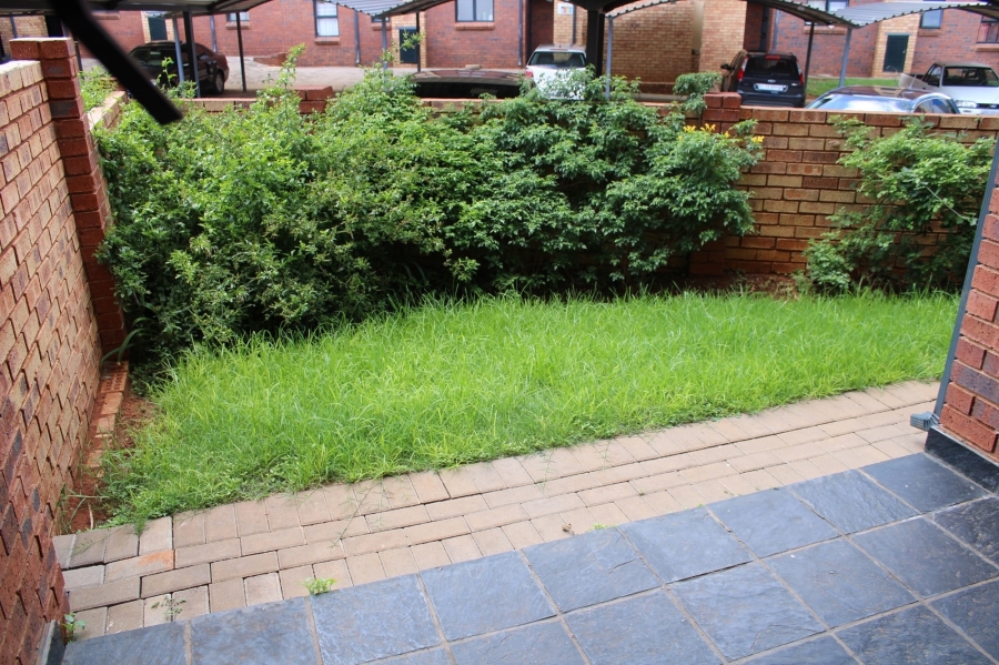 2 Bedroom Property for Sale in La Montagne Gauteng