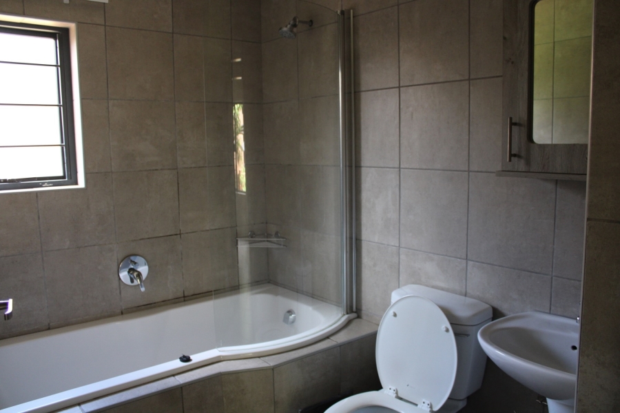 2 Bedroom Property for Sale in La Montagne Gauteng