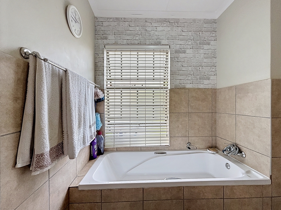 3 Bedroom Property for Sale in Hazeldean Gauteng