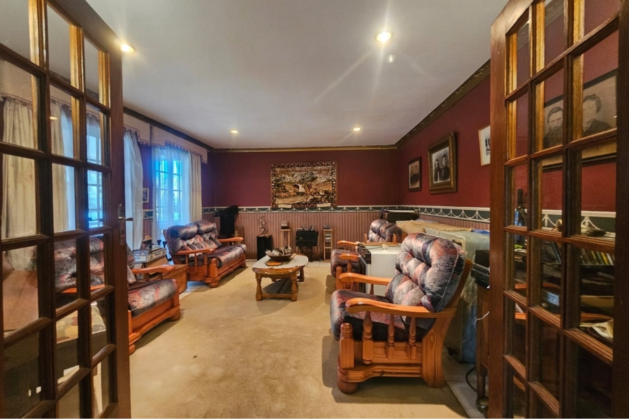 5 Bedroom Property for Sale in Ninapark Gauteng