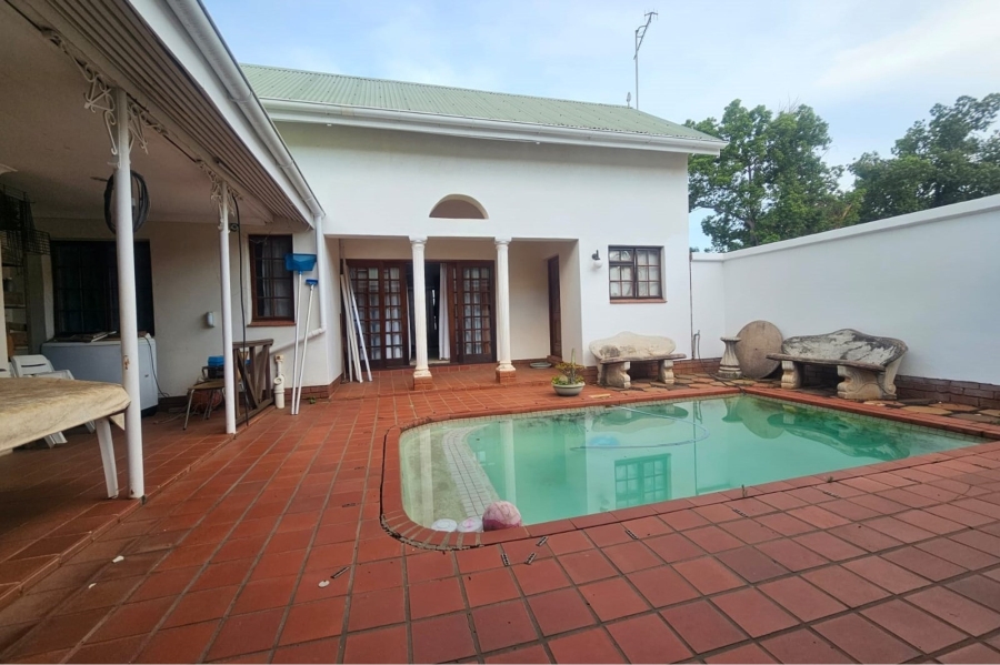 5 Bedroom Property for Sale in Ninapark Gauteng