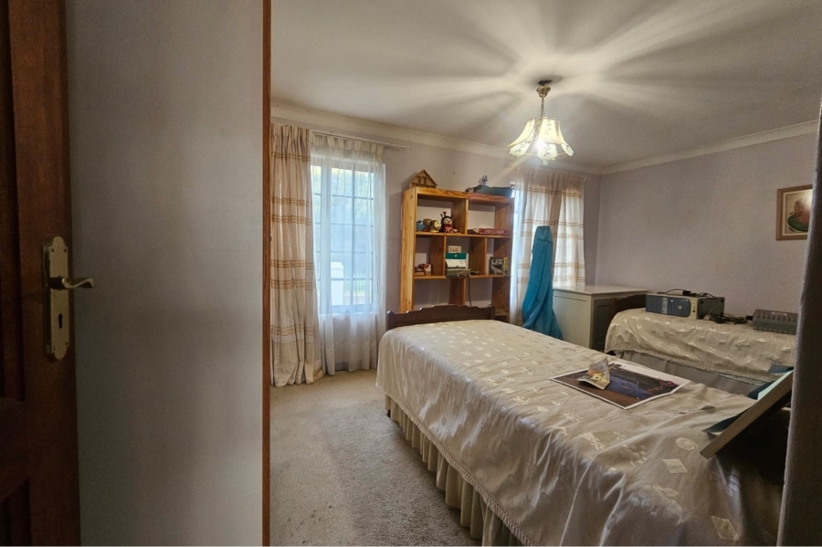 5 Bedroom Property for Sale in Ninapark Gauteng