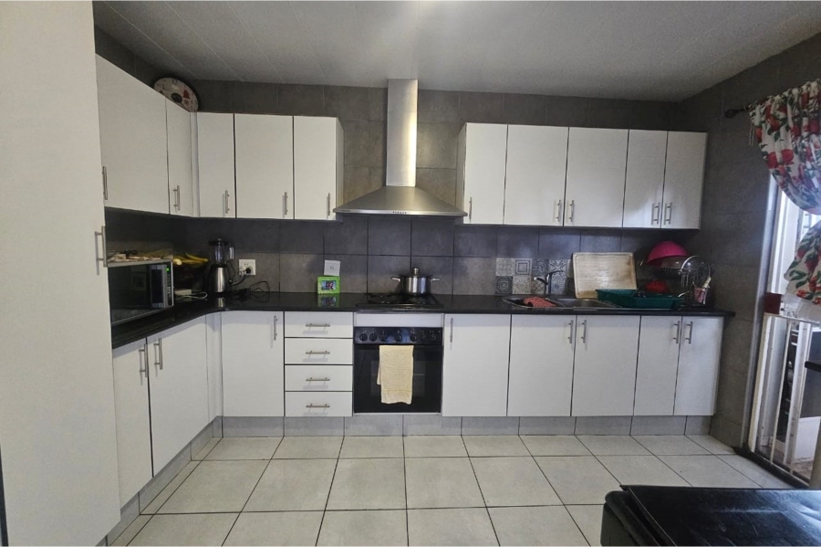 3 Bedroom Property for Sale in Constantia Park Gauteng