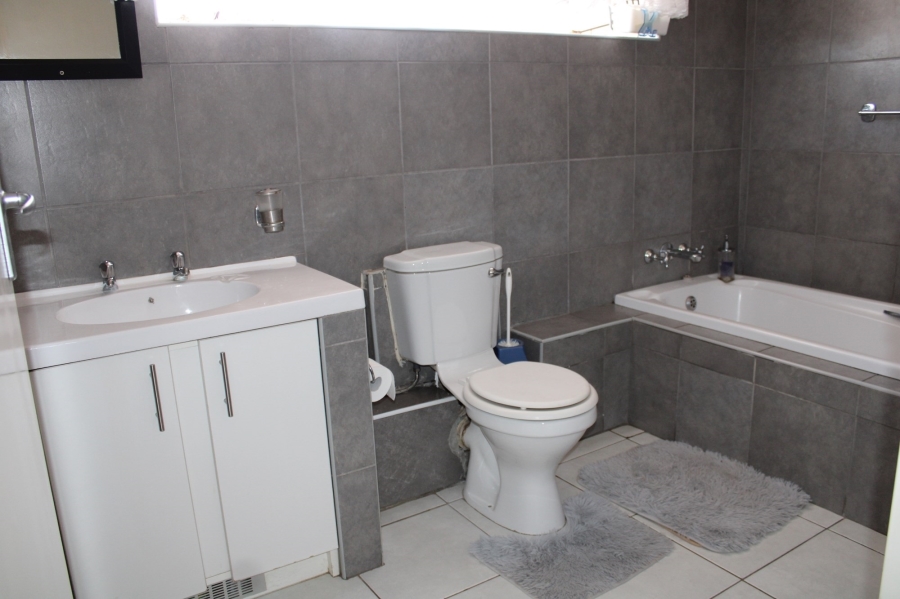 3 Bedroom Property for Sale in Constantia Park Gauteng