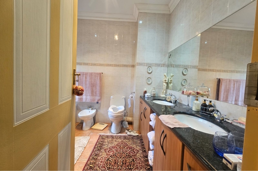 8 Bedroom Property for Sale in Ninapark Gauteng
