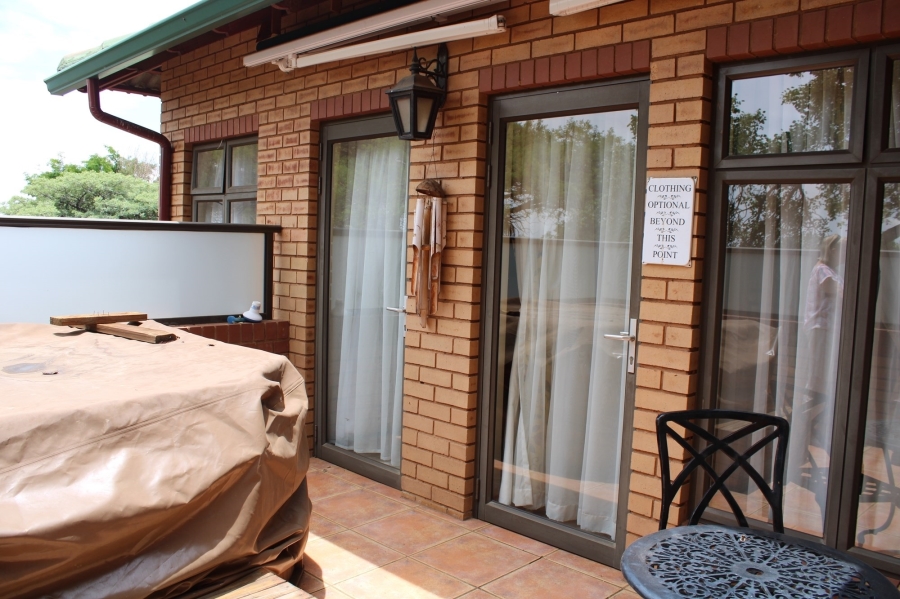 8 Bedroom Property for Sale in Ninapark Gauteng