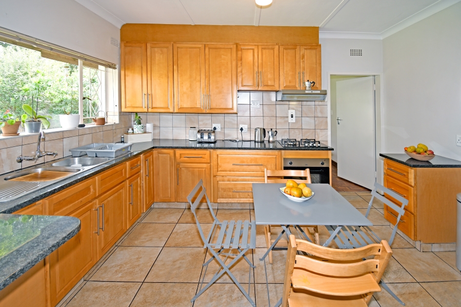 To Let 3 Bedroom Property for Rent in Blairgowrie Gauteng