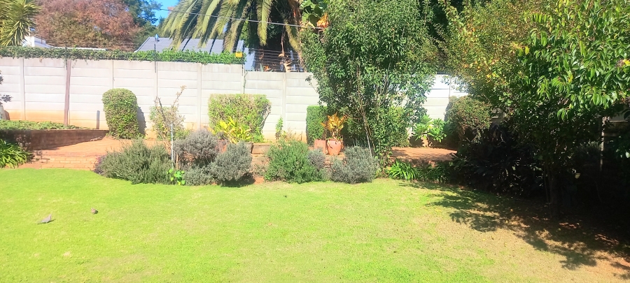 To Let 3 Bedroom Property for Rent in Blairgowrie Gauteng