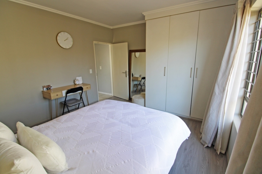 2 Bedroom Property for Sale in Bryanston Gauteng