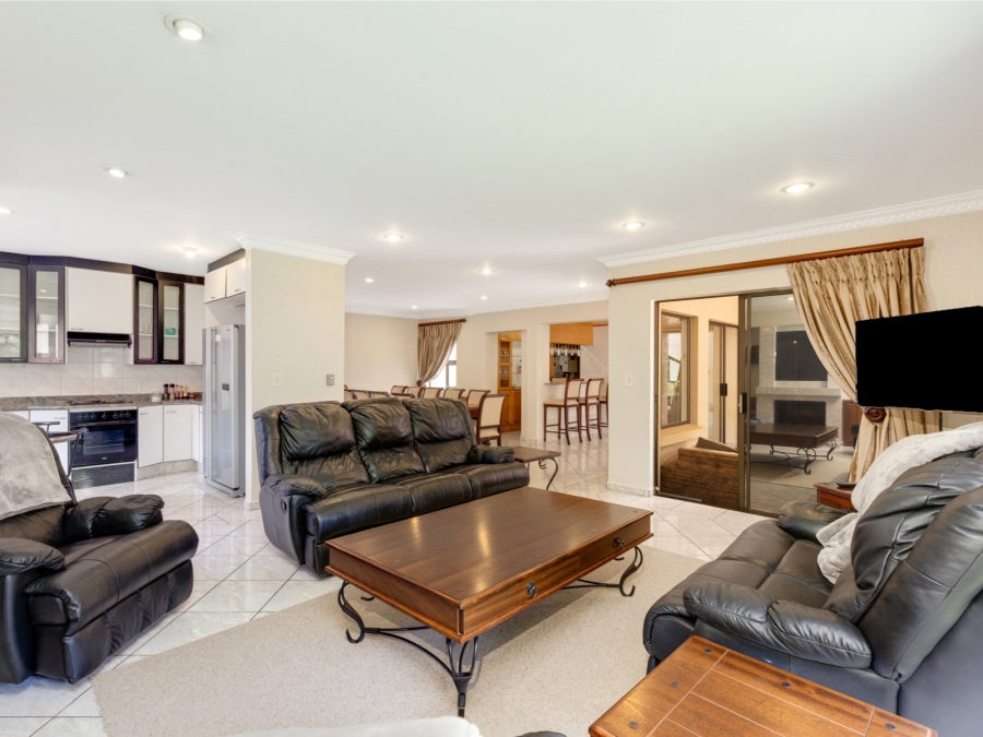 To Let 4 Bedroom Property for Rent in Dainfern Golf Estate Gauteng
