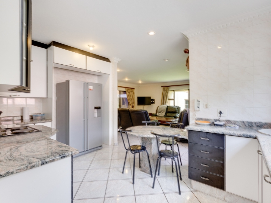 To Let 4 Bedroom Property for Rent in Dainfern Golf Estate Gauteng