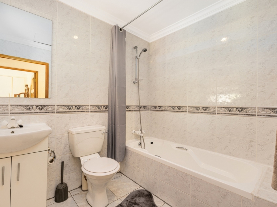 To Let 4 Bedroom Property for Rent in Dainfern Golf Estate Gauteng