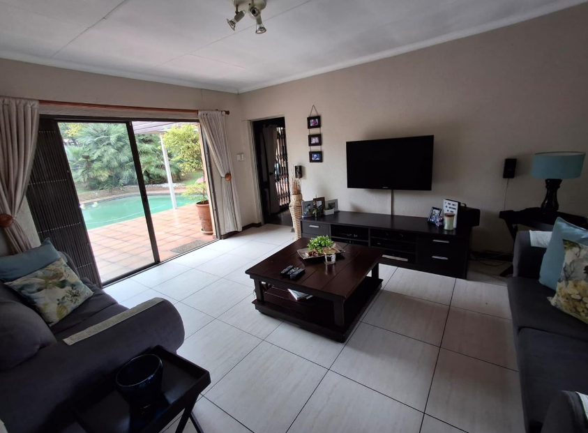 3 Bedroom Property for Sale in Brackendowns Gauteng