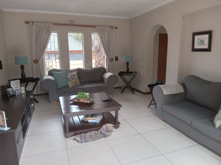 3 Bedroom Property for Sale in Brackendowns Gauteng