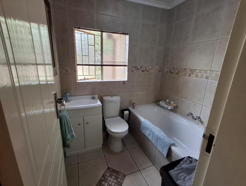 3 Bedroom Property for Sale in Brackendowns Gauteng