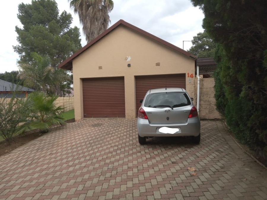 3 Bedroom Property for Sale in Brackendowns Gauteng