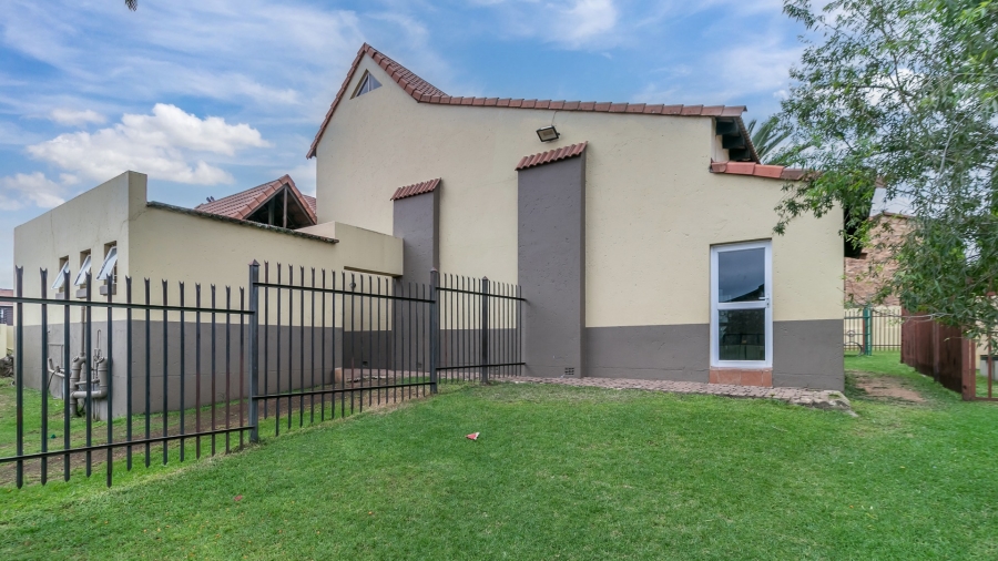 3 Bedroom Property for Sale in Vorna Valley Gauteng