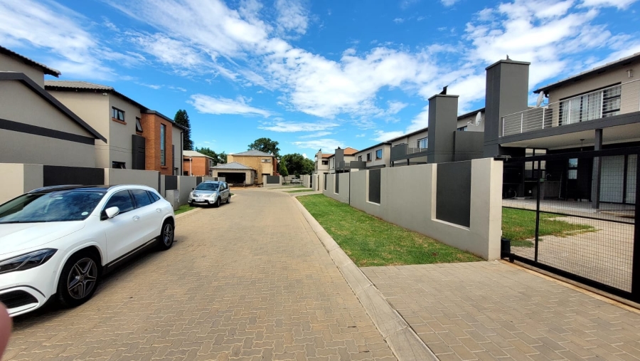 3 Bedroom Property for Sale in Sinoville Gauteng