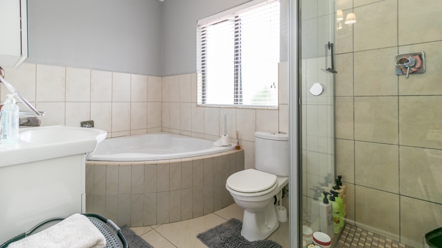 6 Bedroom Property for Sale in Summerset Gauteng