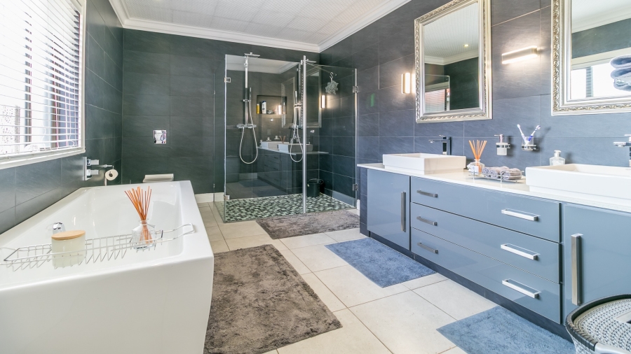 6 Bedroom Property for Sale in Summerset Gauteng