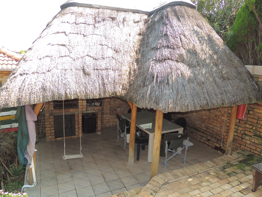 3 Bedroom Property for Sale in Wilgeheuwel Gauteng