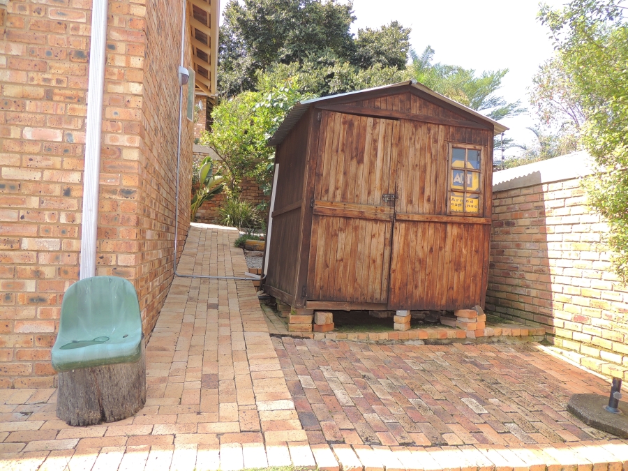 3 Bedroom Property for Sale in Wilgeheuwel Gauteng