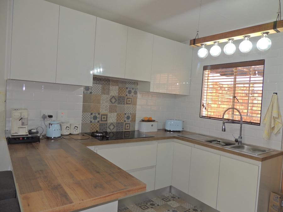 3 Bedroom Property for Sale in Wilgeheuwel Gauteng