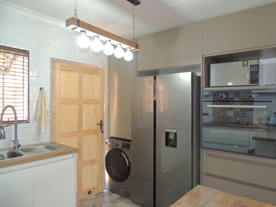 3 Bedroom Property for Sale in Wilgeheuwel Gauteng