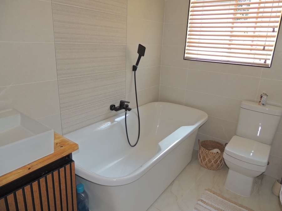 3 Bedroom Property for Sale in Wilgeheuwel Gauteng