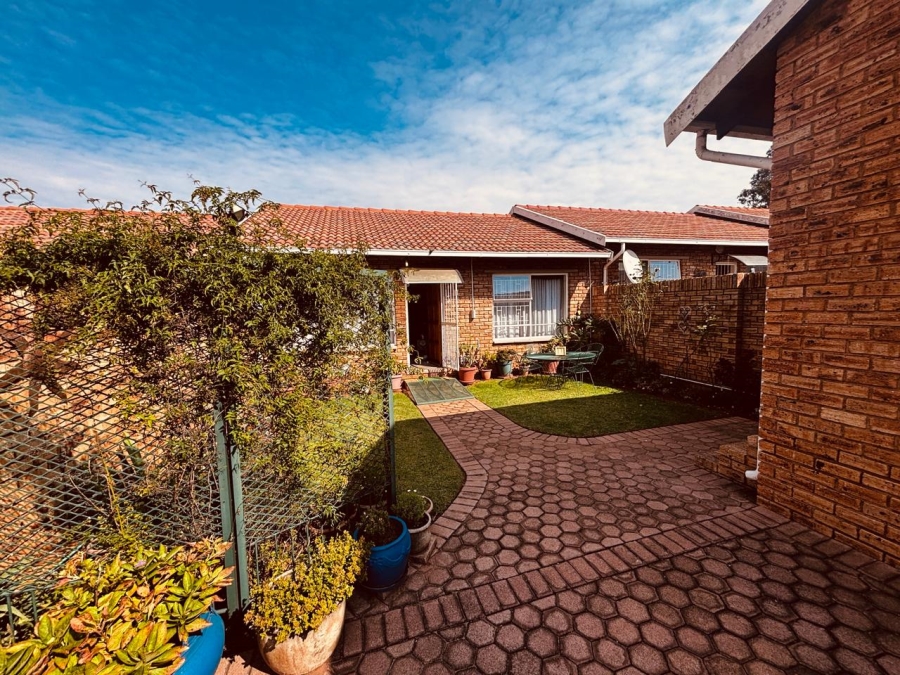 2 Bedroom Property for Sale in Quellerie Park Gauteng