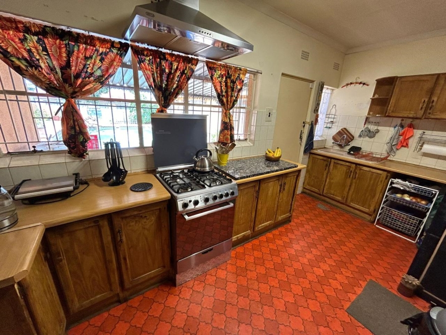 6 Bedroom Property for Sale in Witpoortjie Gauteng