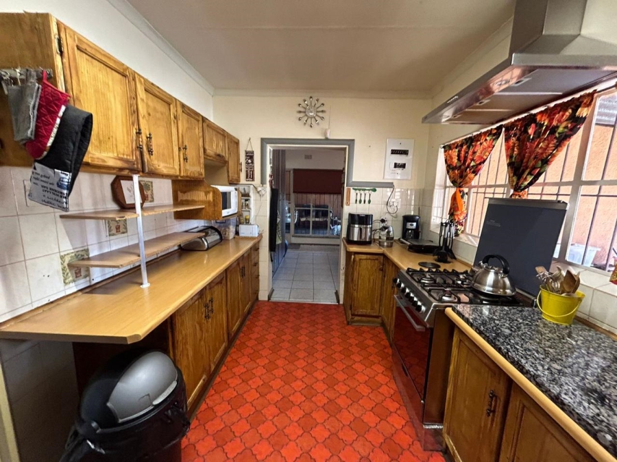 6 Bedroom Property for Sale in Witpoortjie Gauteng