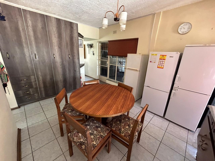 6 Bedroom Property for Sale in Witpoortjie Gauteng