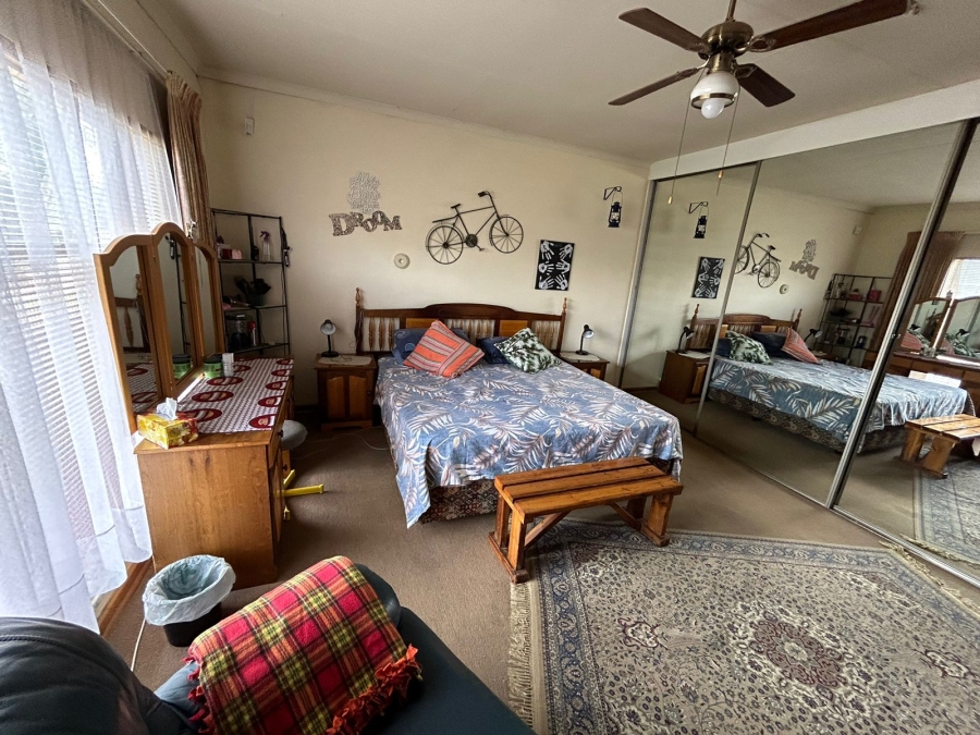 6 Bedroom Property for Sale in Witpoortjie Gauteng